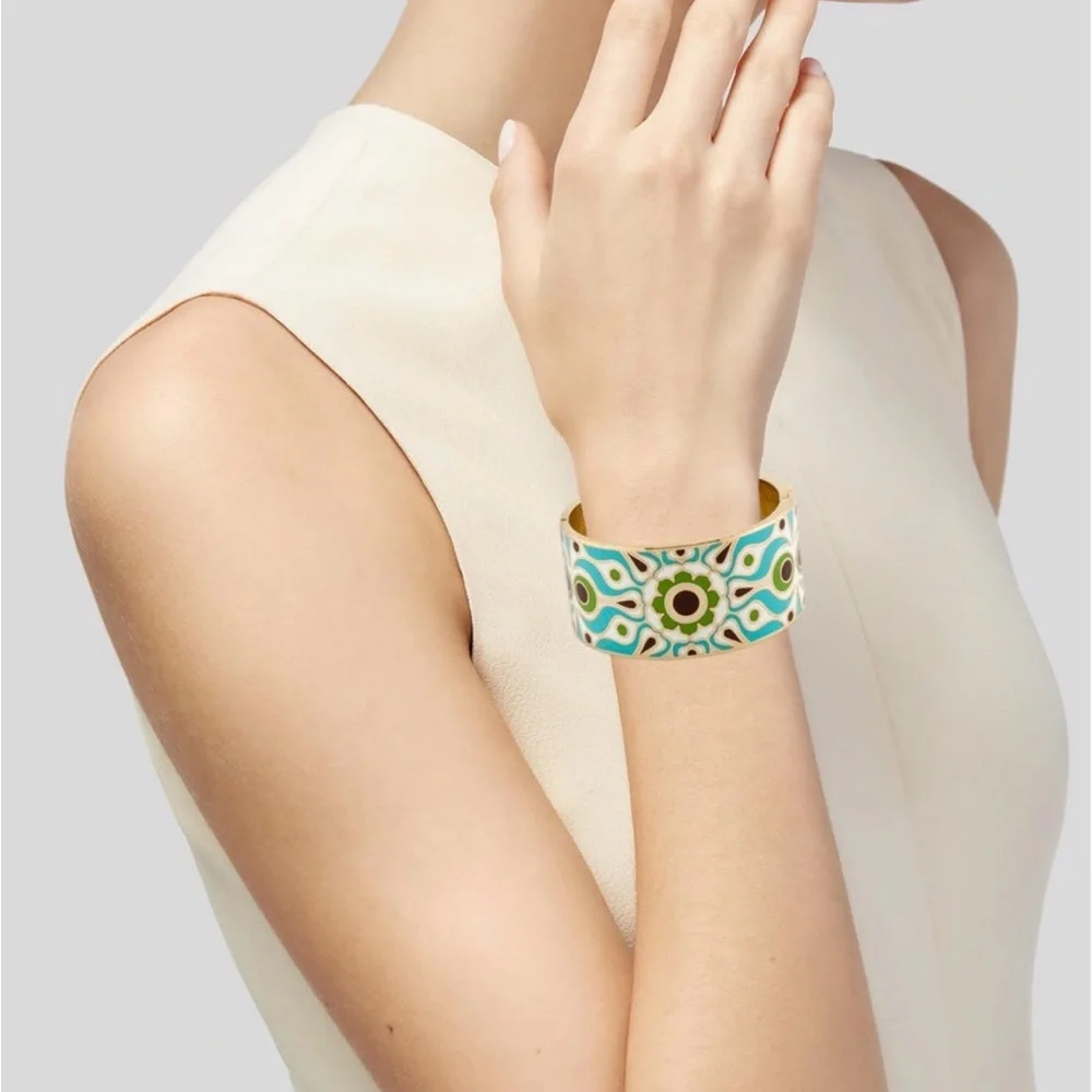 Kate Spade x Florence Broadhurst Enamel “Carry The Torch” hinged idiom bangle - Picture 2 of 7